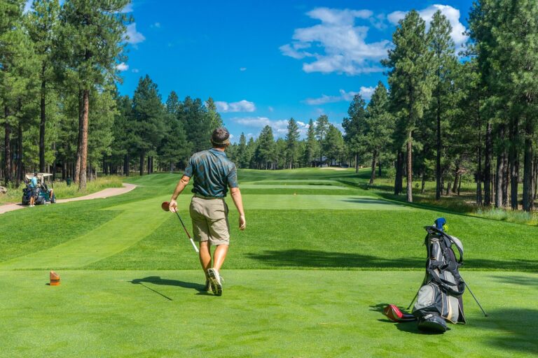 Mastering the Greens: 20 Tips to Become a Better Golf Player